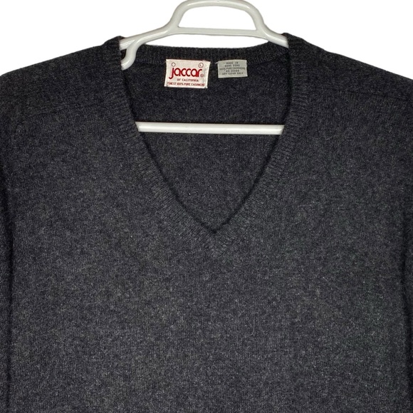 Vintage Jaccar Cashmere Sweater Gray Charcoal V-Neck Size Large 1980 - Picture 6 of 11